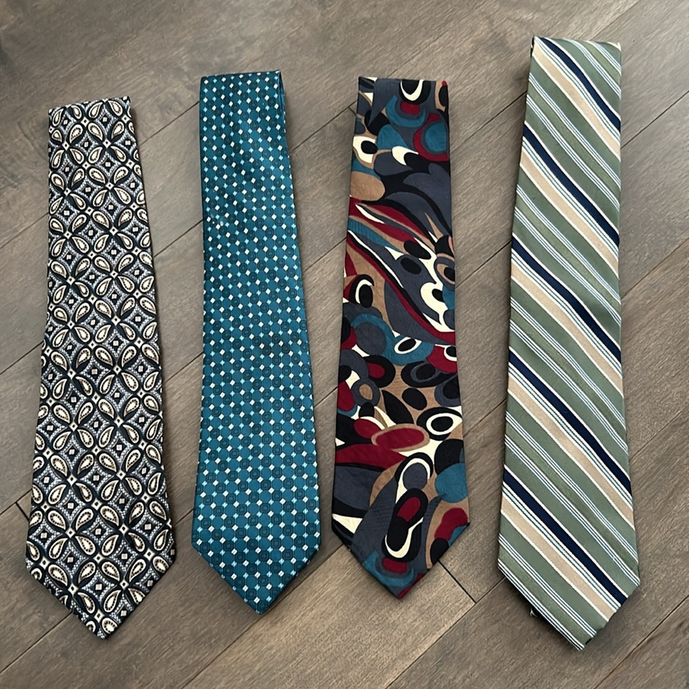 Men’s Silk Neck Tie Bundle, Blue White Navy Red Gold Pattern, Moore’s Vintage